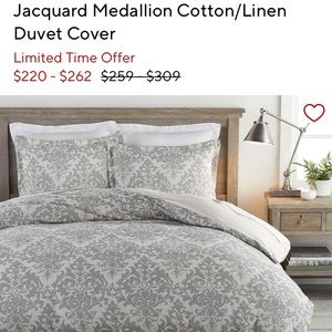 Pottery Barn Queen size linen cotton  Jaquard Medallion duvet and shams